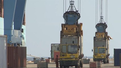 ما دوافع احتجاج عمال ميناء بورتسودان؟