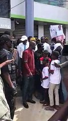 Les patriotes ouvrent la campagne electorale avec l'hymne national