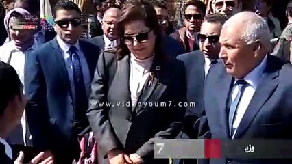 وزيرة التخطيط تتفقد اختراعات شباب نادى العلوم بالخارجة