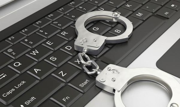 Dialog: Membahas Jeratan Pasal Karet dalam UU ITE [1]