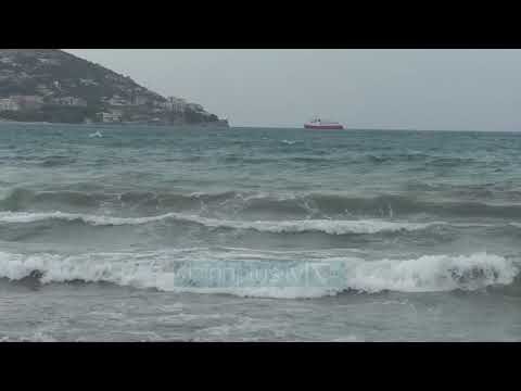 Mungon energjia në Vlorë e Fier, shkak era e fortë - News, Lajme - Vizion Plus