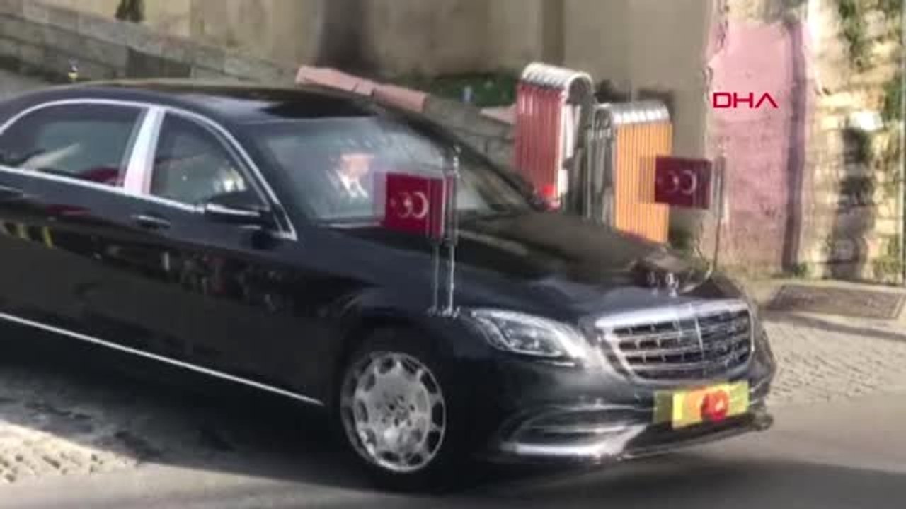 İstanbul- Erdoğan, Tarihi Çınaraltı Çay Bahçesi'nde Vatandaşlarla Sohbet Etti