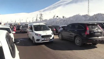 Yedikuyular Kayak Merkezi'nde Hafta Sonu Yoğunluğu