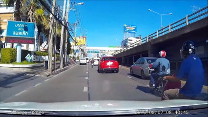 Quand une astéroïde entre dans l'atmosphère en pleine journée...