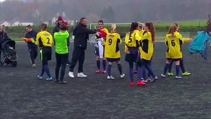 VICTOIRE FEMININES CONGRATULATIONS APRES MATCH