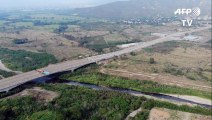 Militares venezolanos bloquean puente fronterizo con Colombia
