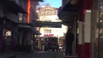 Baca Yangını Binaya Sıçradı