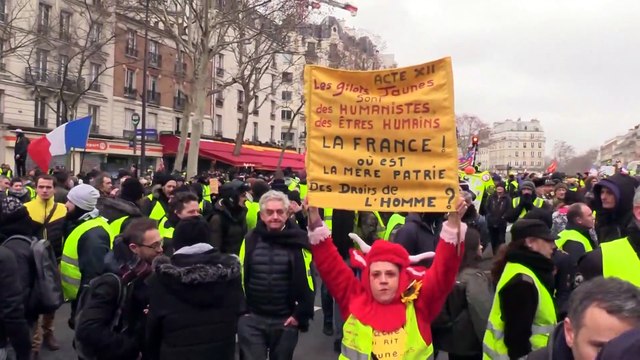 Los 'chalecos amarillos' recuerdan a los heridos en las protestas