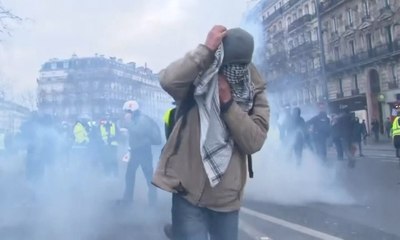 Unjuk Rasa Rompi Kuning Kembali Berakhir Bentrok