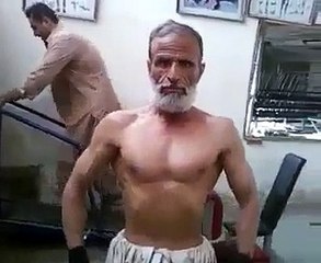 Funny video of old man who have passion to weightlifting for championship....