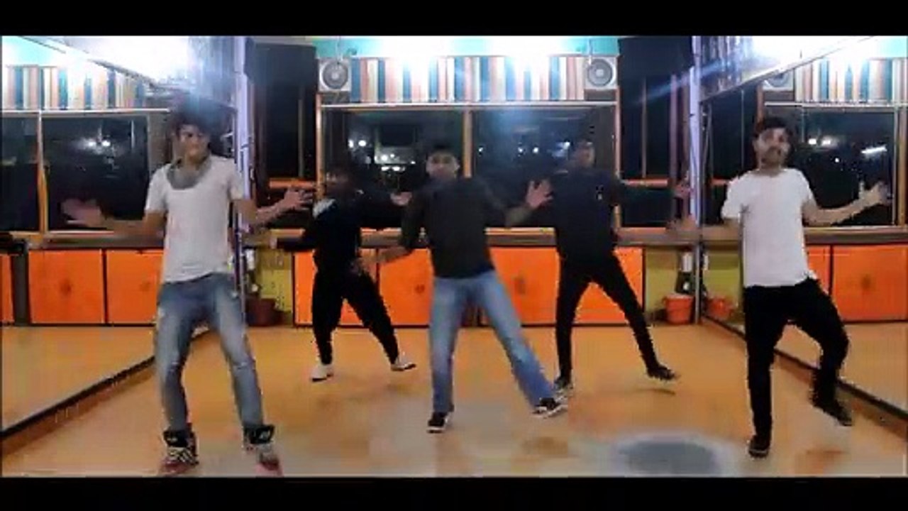 Jabra Fan | Shahrukh khan | Dance by Step2Step Dance Studio Chandigarh