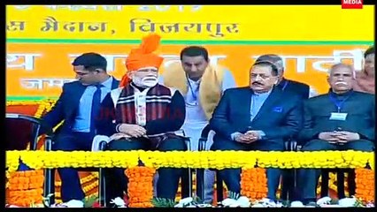 Priya sethi occupies hot seat behind PM Modi