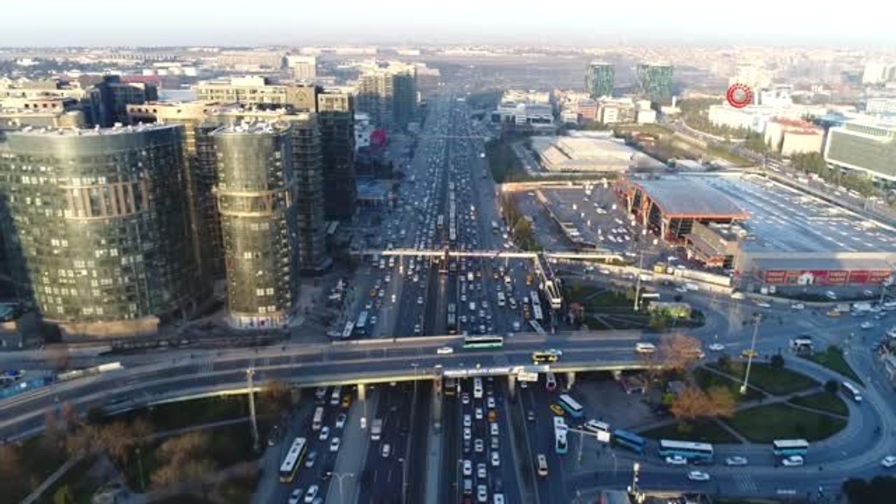 Yarıyıl Tatili Bitti, Trafik Yoğunluğu Arttı... Trafik Yoğunluğu Havadan Görüntülendi
