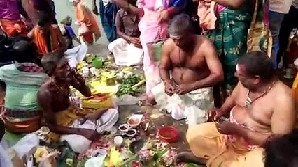 தை அமாவாசையை முன்னிட்டு காவிரியில் புனித நீராடும் மக்கள்-வீடியோ