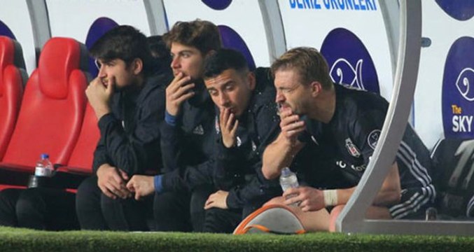 Antalyaspor Maçında Oyundan Alınan Caner Erkin, Sinirlerine Hakim Olamadı