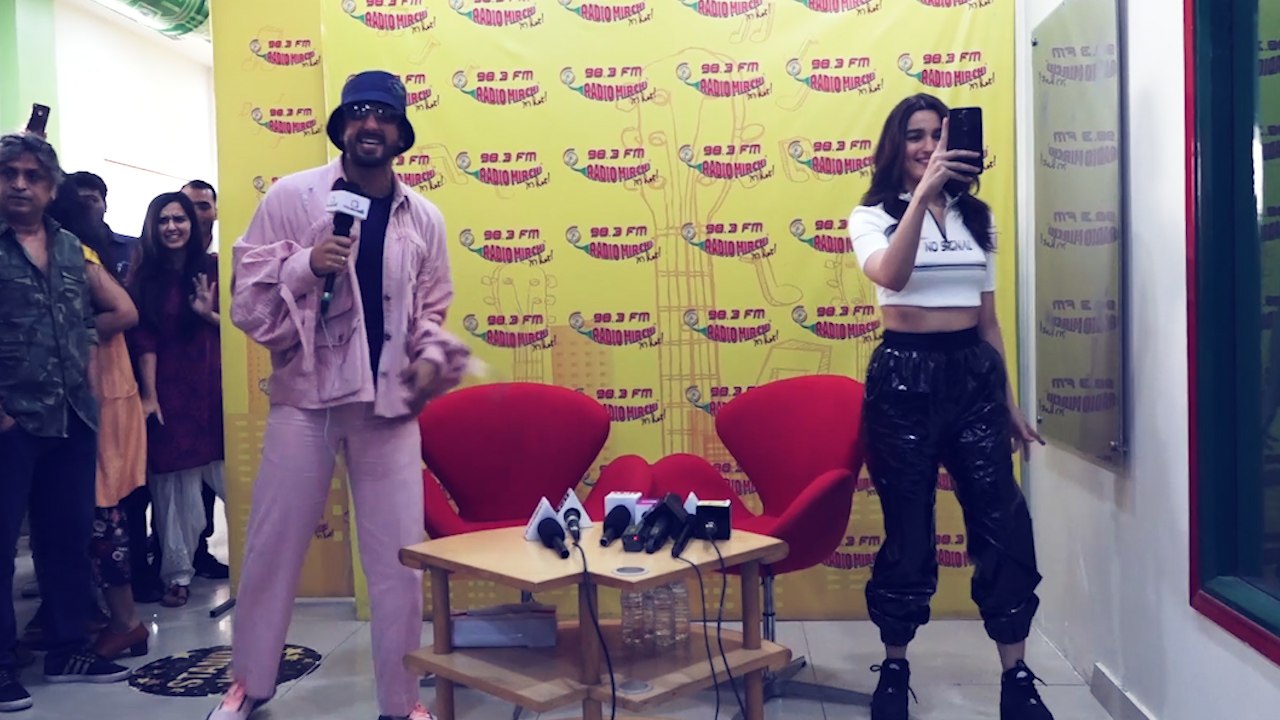 "Main falooda hoon": Ranveer Singh on fashion choice at Gully Boy promo