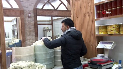 Tarihi Peynirciler Çarşı'nın yeni hali göz kamaştırdı