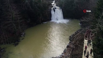 Canik Şelalesi Eşsiz Güzelliği ile Dikkat Çekiyor