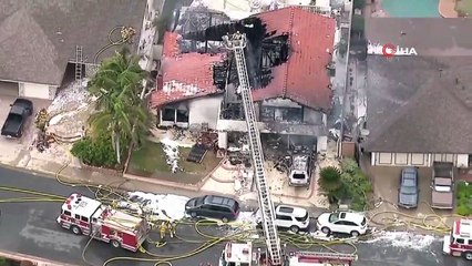 - ABD'de uçak evin üzerine düştü