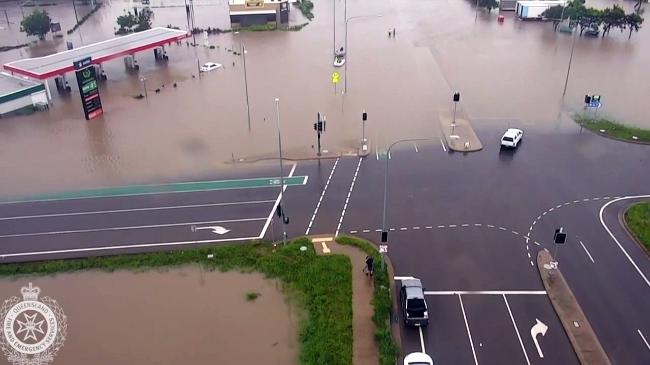 Jahrhundertflut in australien löst krokodilalarm aus