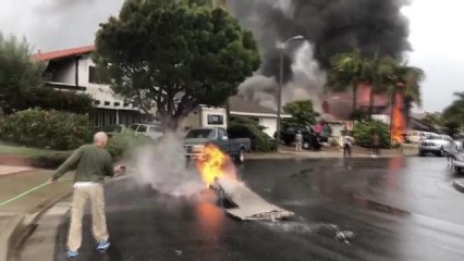 ABD'de uçak binanın üstüne düştü