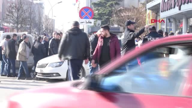 Çorum Direksiyon Başında Kalp Krizi Geçiren Şoför Başka Otomobile Çarparak Durdu