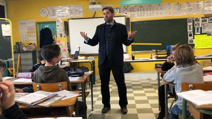 Tinchebray. Un député et 17 élèves, à l'école André-Breton