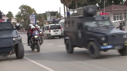 Adana Polisinden Okul Önlerinde Önlem