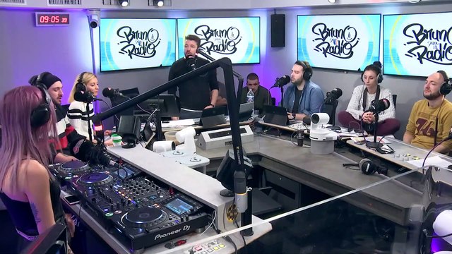 Venga mixe dans Bruno Dans La Radio