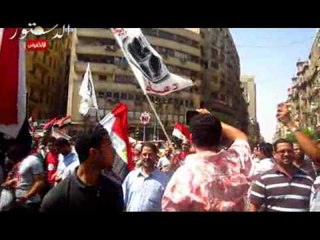 متظاهر يصرخ بالتحرير حتى الإغماء