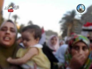 النساء في ميدان التحريريطالبون العسكر بالعودة لثكانته