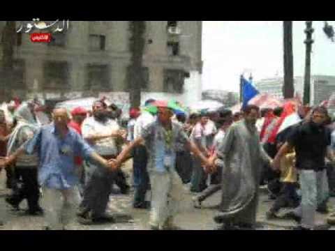 مسيرة بالتحرير تطالب بدولة مدنية.