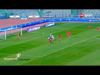 " محمد حسنين " حارس المنيا يتصدى لفرصة هدف مؤكد من امام  " كاسونجو كابونجو "