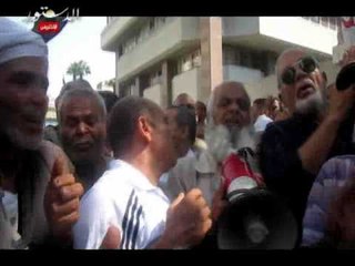 عمال أسمنت طرة يتظاهرون أمام مجلس الوزراء