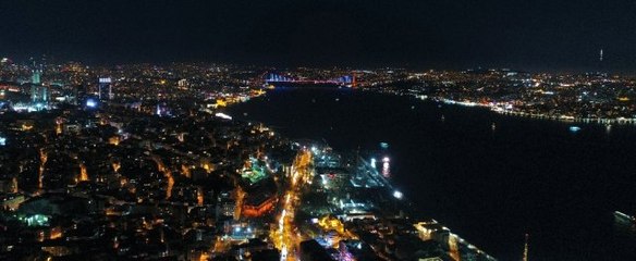 İstanbul Mavi ve Turuncuya Büründü