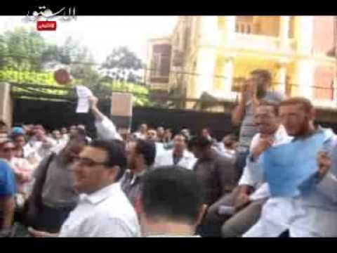 وقفة احتجاجية للأطباء أمام وزارة الصحة الآن