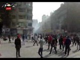 الأمن المركزى يلقى قنابل الغاز بميدان التحرير