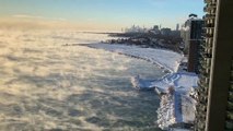 Le lac Michigan pendant une vague de froid