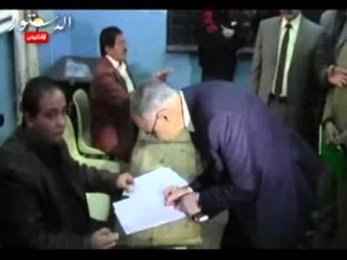 محافظ المنوفية يصوت بنعم للدستور الجديد