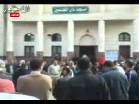 احتفالات أمام مساجد الفيوم للدعوة بنعم للدستور