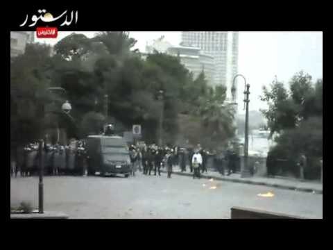 مدنيون يساعدون الداخلية في مواجهة المتظاهرين