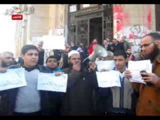 انصار الشيخ شعبان يهتفون ضد القضاة والداخلية