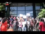طلاب إعلام القاهرة يتظاهرون ضد استغلال أحد الأساتذة