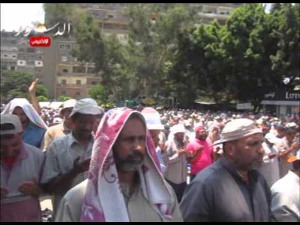 انصار مرسي يبكون ضياع حلم الخلافة