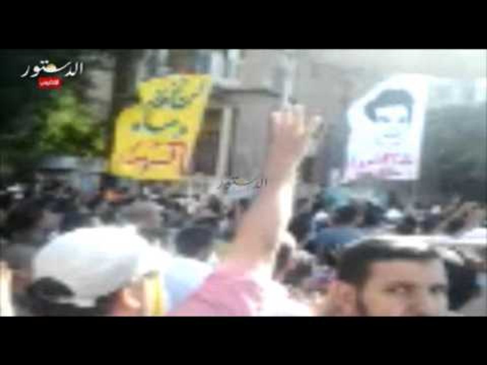 شاهد..إخوان المنيا يحذفون " نسر" علم مصر و يضعون إشارة رابعه بدلا منه