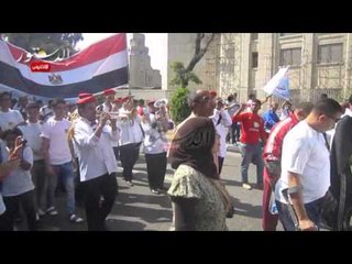 مسيرة بقيادة التنورة وفرقة حسب الله للإحتفال بذكرى اكتوبر