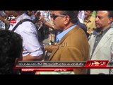 مواطن يقبل ايادي مدير مباحث امن القاهرة مرددا هتافات شرطة و شعب و جيش ايد واحده