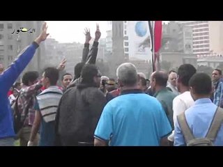 اشتباكات بالحجارة و الزجاجات بين انصار السيسي و معارضية أمام المتحف المصرى