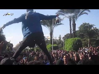 طلاب المحظورة يحرقون الدستور و علم مصر في وجه الجيش و الداخلية بالنهضة