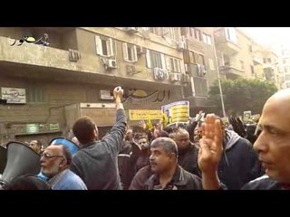 المحظورة تحرض الأهالى بمكبرات الصوت لسحب الأموال من البنوك